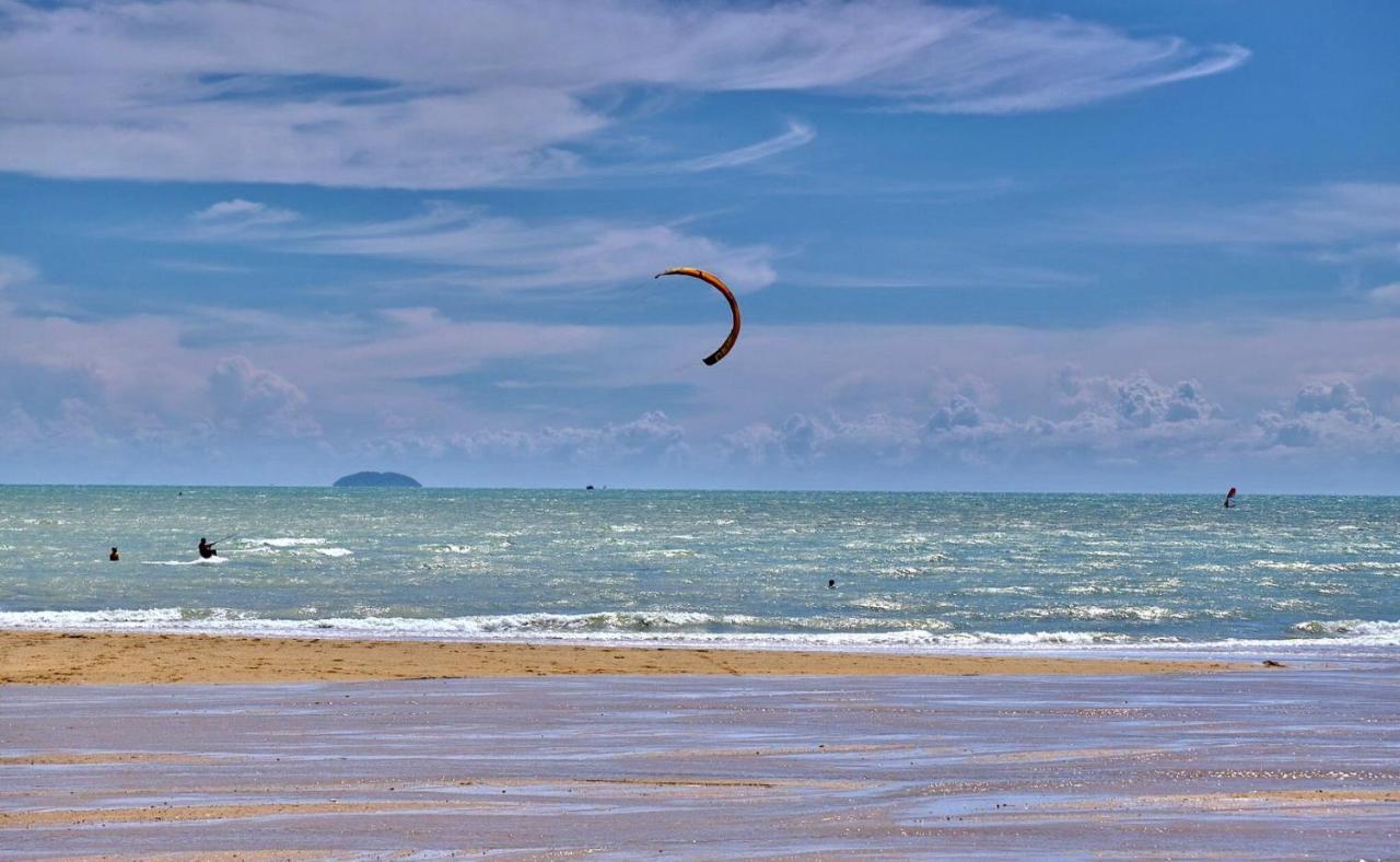 Beach House Camp Na Chom Thian Buitenkant foto