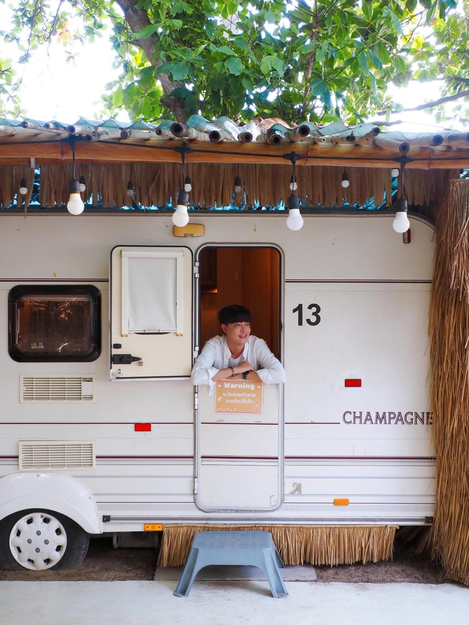 Beach House Camp Na Chom Thian Buitenkant foto