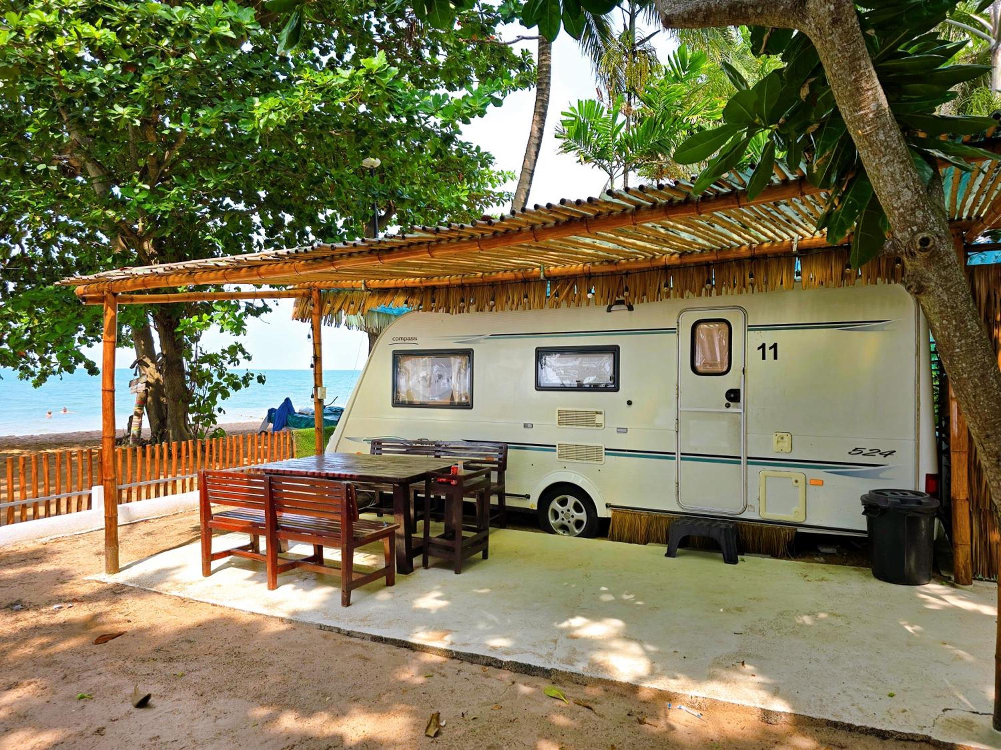 Beach House Camp Na Chom Thian Buitenkant foto